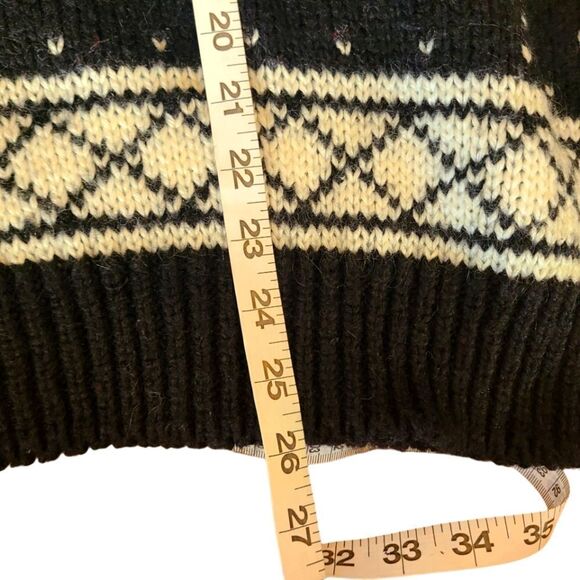 PACIFIC COAST HIGHWAY Sweater Crewel Embroidered Black Colorful size S/P - Picture 9 of 12